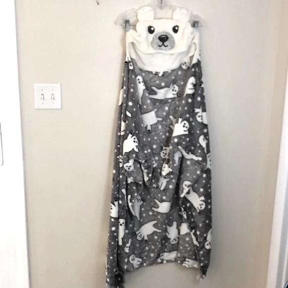 Justice Cozy Polar Bear Hooded Blanket Gray & White Polar Bear print with arms - Picture 2 of 8
